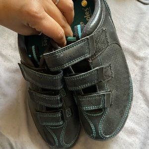 Cycling shoes